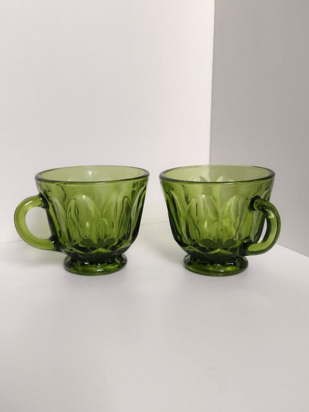 Anchor Hocking Fairfield Avocado Green Pressed Glass Tea Cups Starburst 1970s